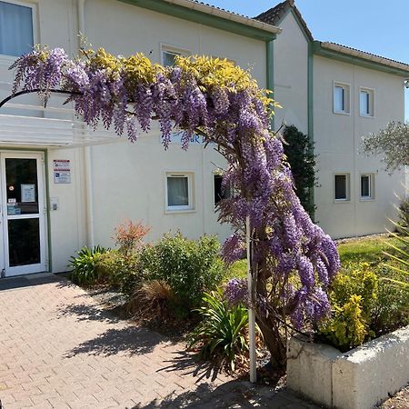 Brit Hotel Salon De Provence Екстер'єр фото