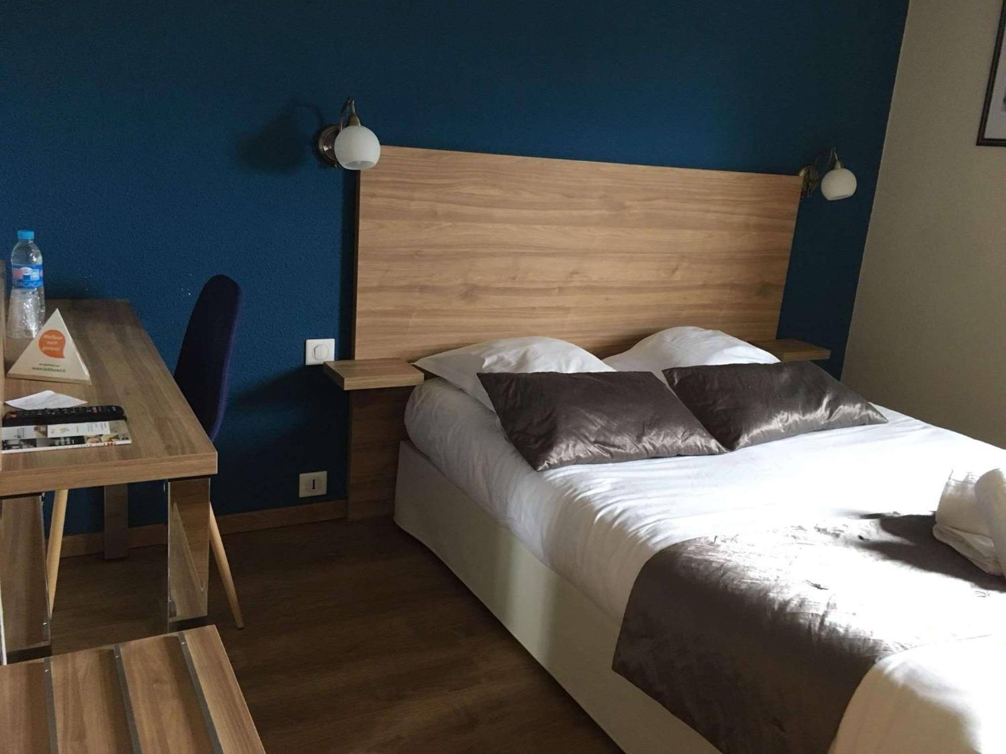 Brit Hotel Salon De Provence Екстер'єр фото