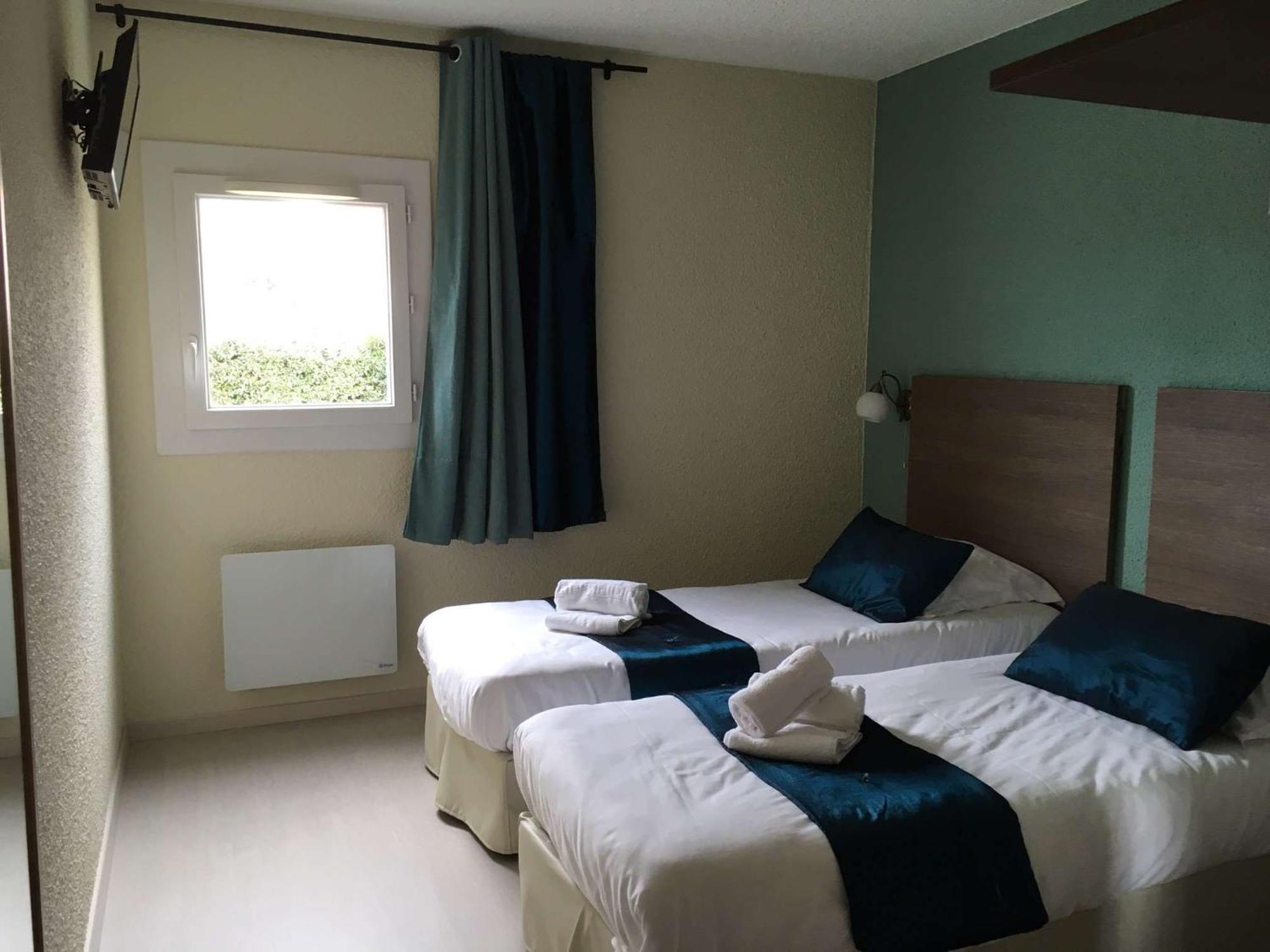 Brit Hotel Salon De Provence Екстер'єр фото
