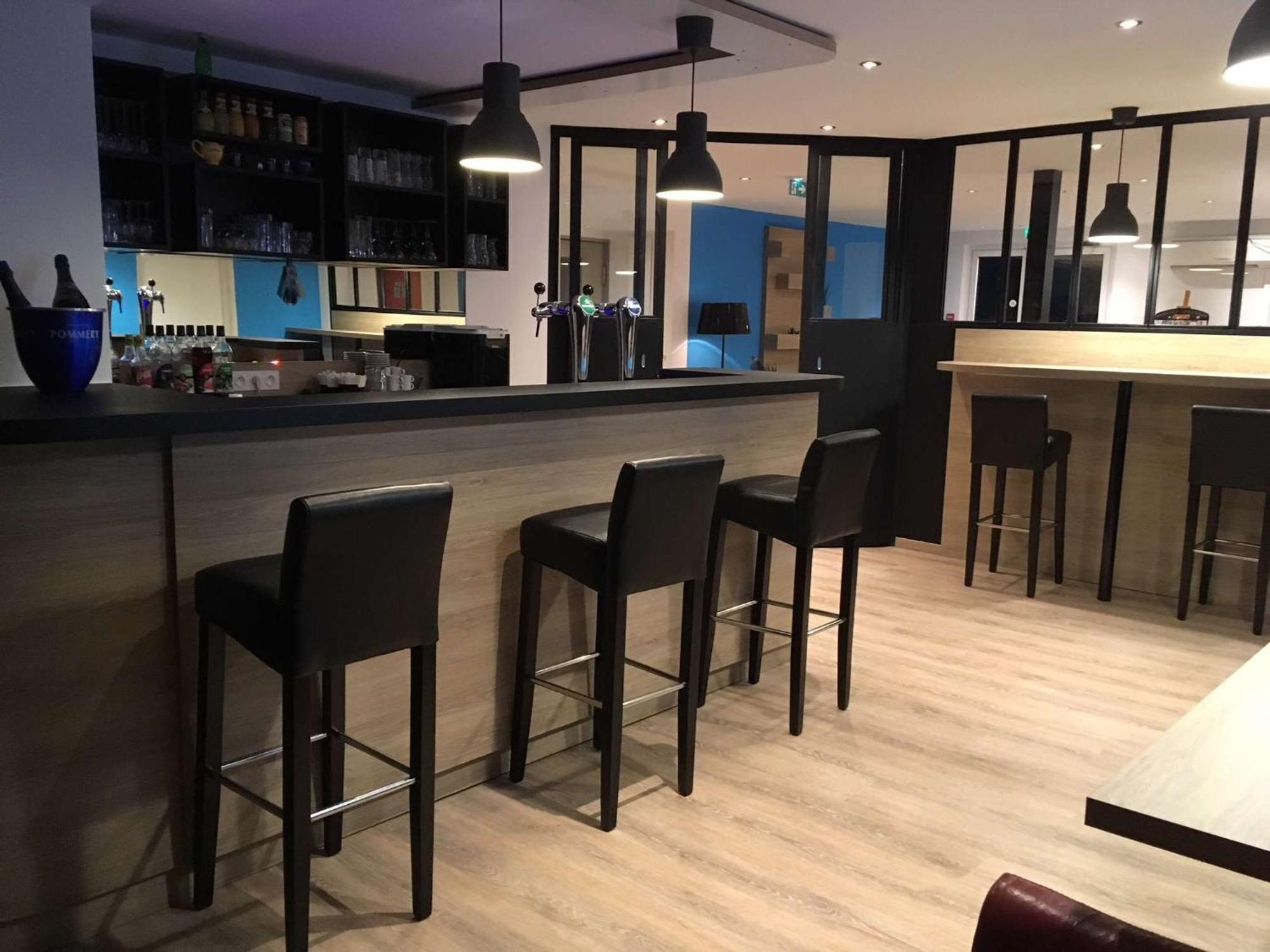 Brit Hotel Salon De Provence Екстер'єр фото